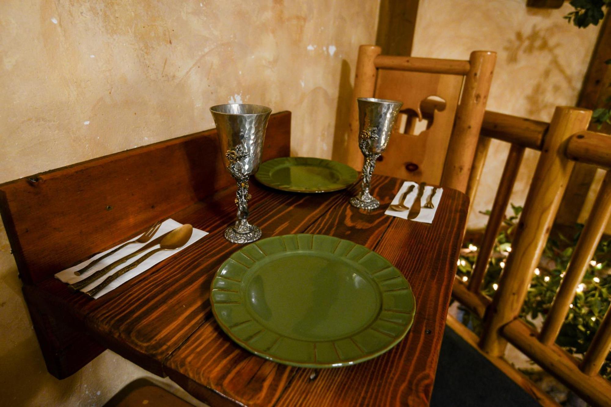 城堡木质主题小屋 - 仅限夫妇 大熊湖 外观 照片